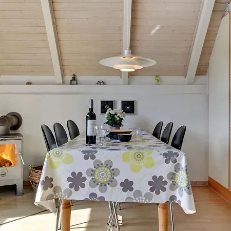 Hotel Holiday Folkhart - 1km From The Sea In Western Jutland By Interhome