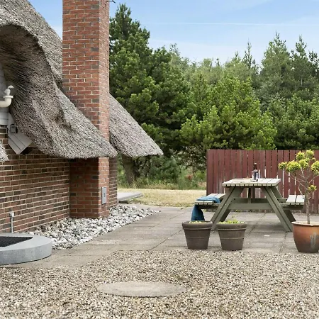 Holiday Folkhart - 1km From The Sea In Western Jutland By Interhome Vesterhede