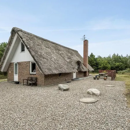 Hotel Holiday Folkhart - 1km From The Sea In Western Jutland By Interhome Vesterhede